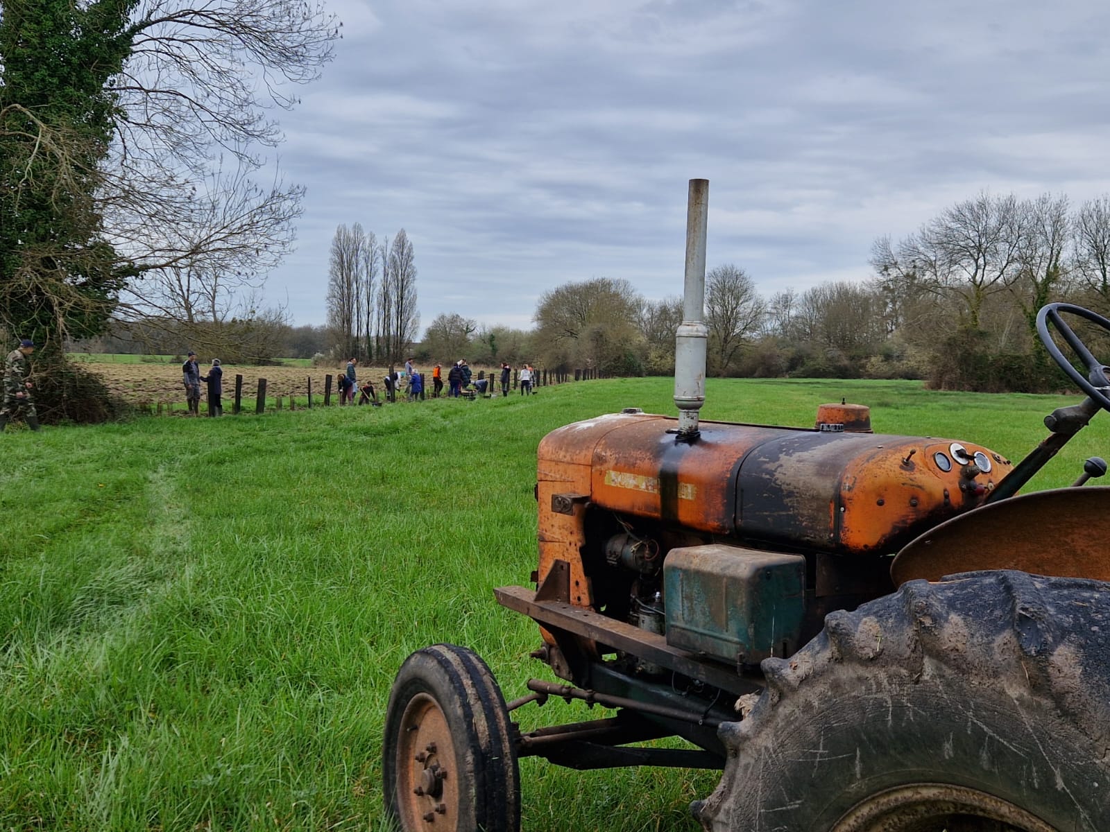 Chantier plantation de haies chez Henri de Ternay